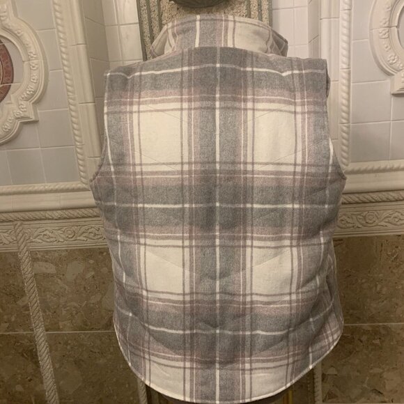 Altar'd State. Size Large. Faux Sherpa Lined. Plaid Quilted Vest. $70. DD - Picture 3 of 5
